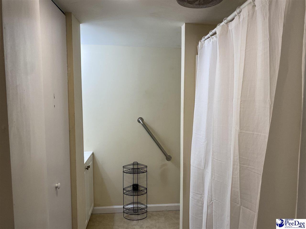 2301 S Irby St Apt A - Photo 5 of 6