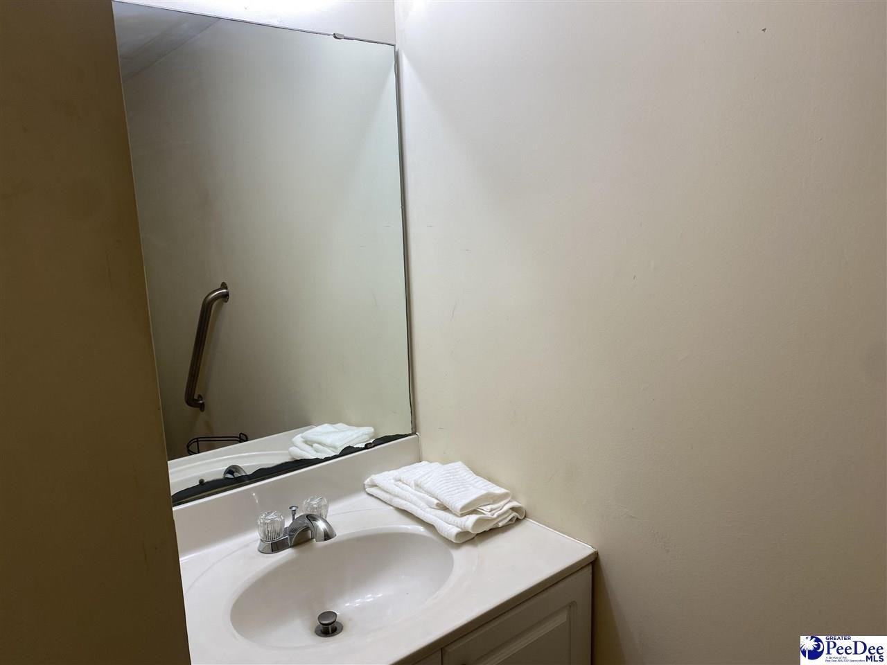 2301 S Irby St Apt A - Photo 6 of 6