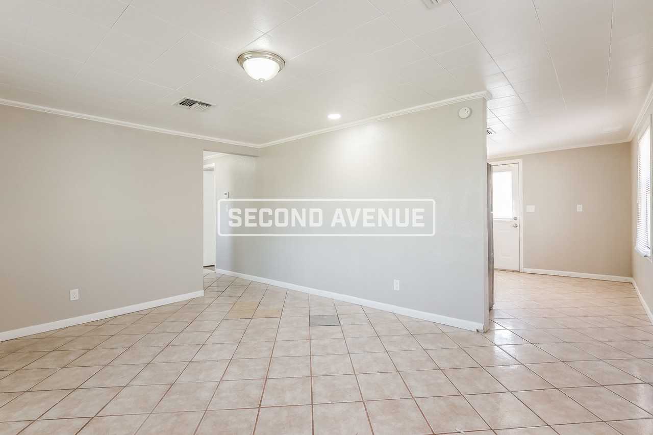 3100 Southwest 45th Street - Photo 6 of 20