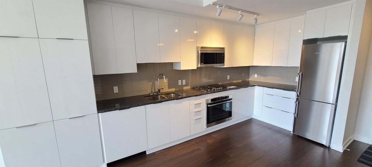 606-530 De Mazenod Avenue - 606 - Photo 2 of 11