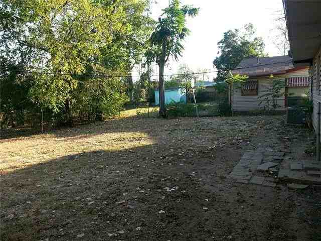 11924 Oberlin Dr - Photo 3 of 13