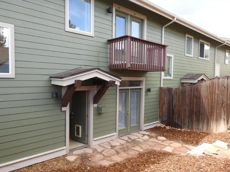 1415 E Payton Way - Photo 3 of 19