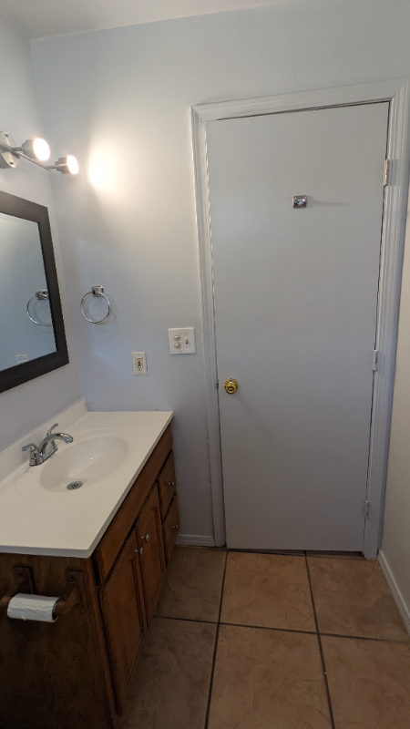 2042 E Alfred Ave - Photo 2 of 13