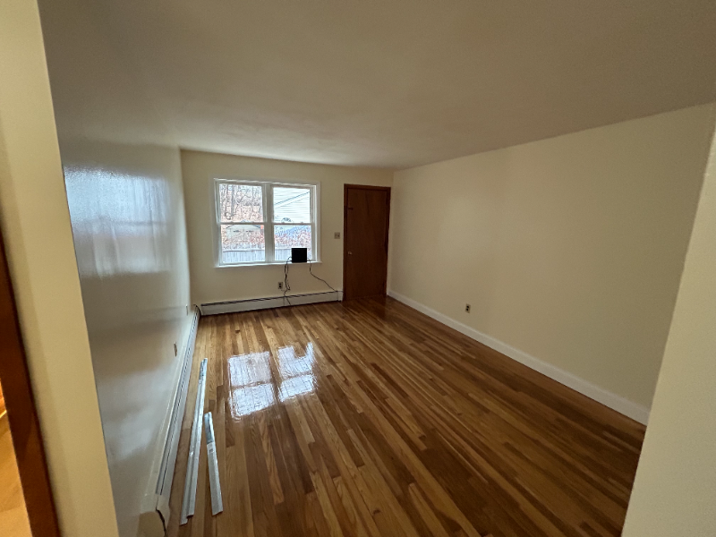 180 Johnson St #4 - Photo 3 of 8