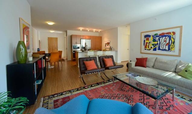 190 E Illinois St - Photo 3 of 17