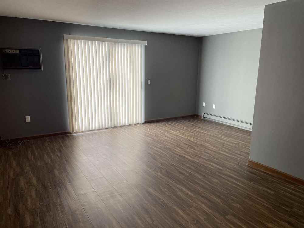 1036 Abbey Ct - Photo 3 of 10