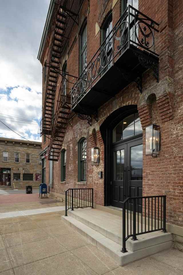 512 Berry St #101 - Photo 2 of 6