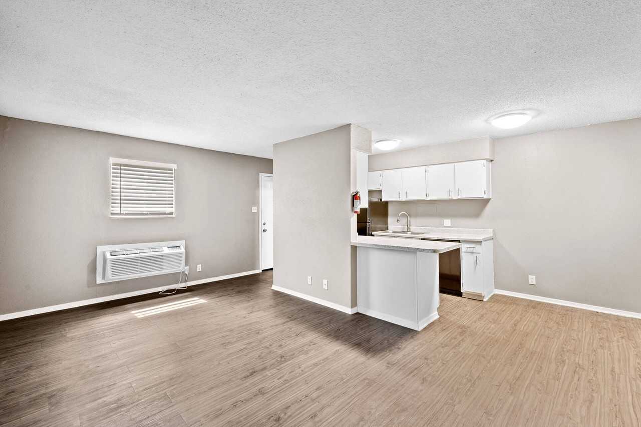 Rio Villas Apartments - Photo 5 of 47