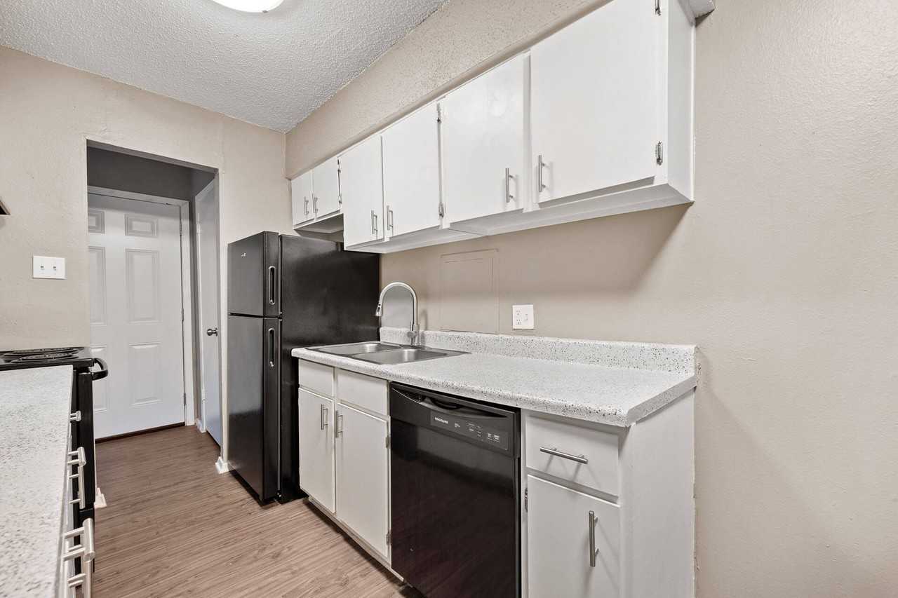 Rio Villas Apartments - Photo 4 of 47