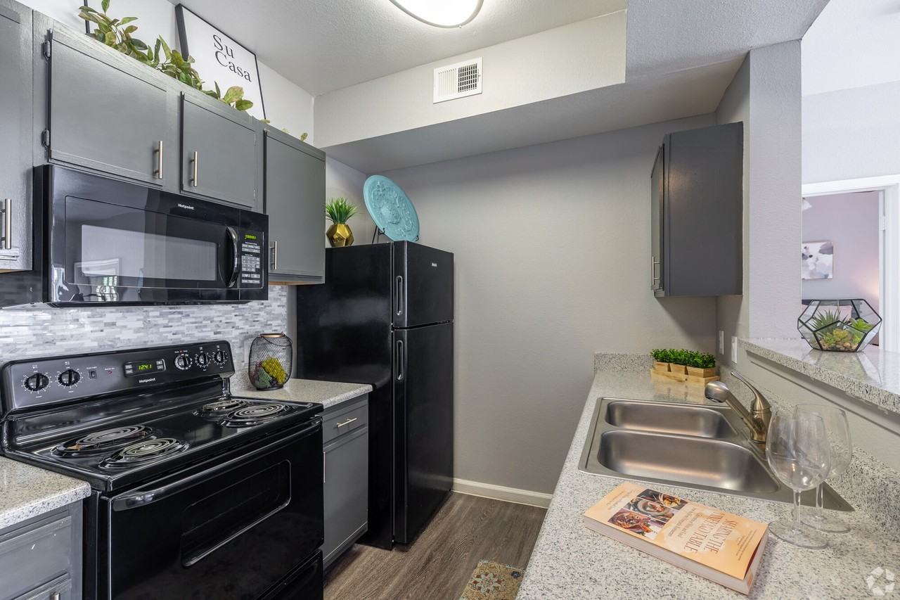 Westmount at Three Fountains - Photo 6 of 24
