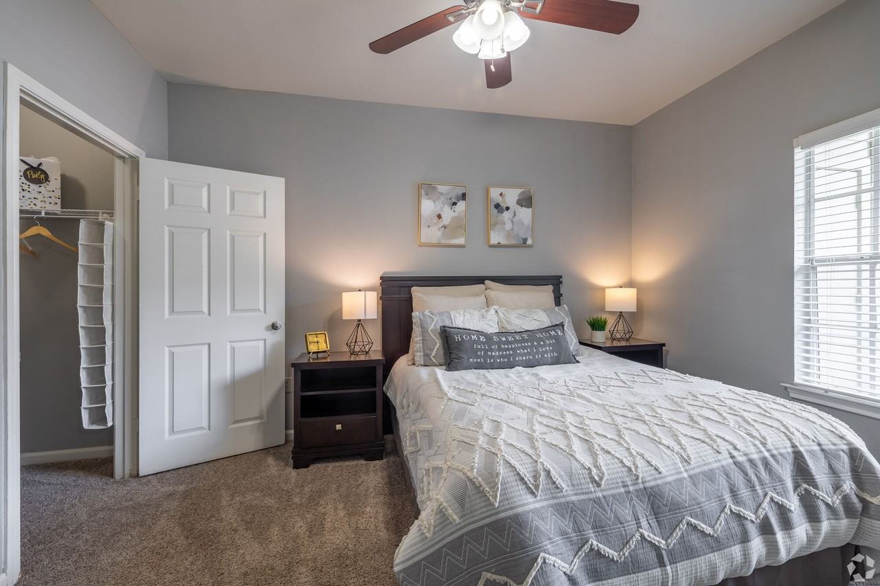 Westmount at Three Fountains - Photo 7 of 24