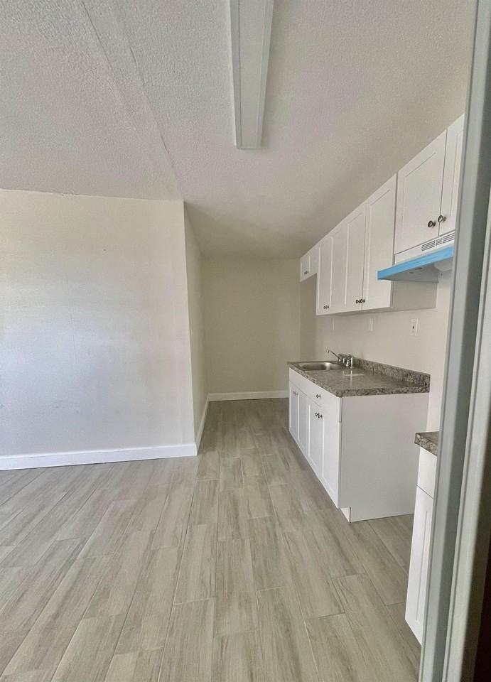 Vermont Apartments - Photo 2 of 50