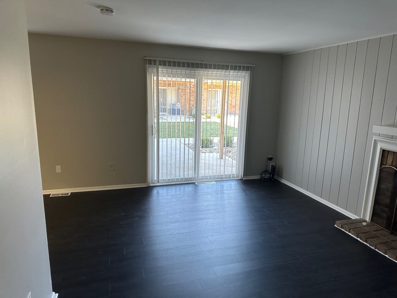 Washington Square Apartments - Photo 4 of 26