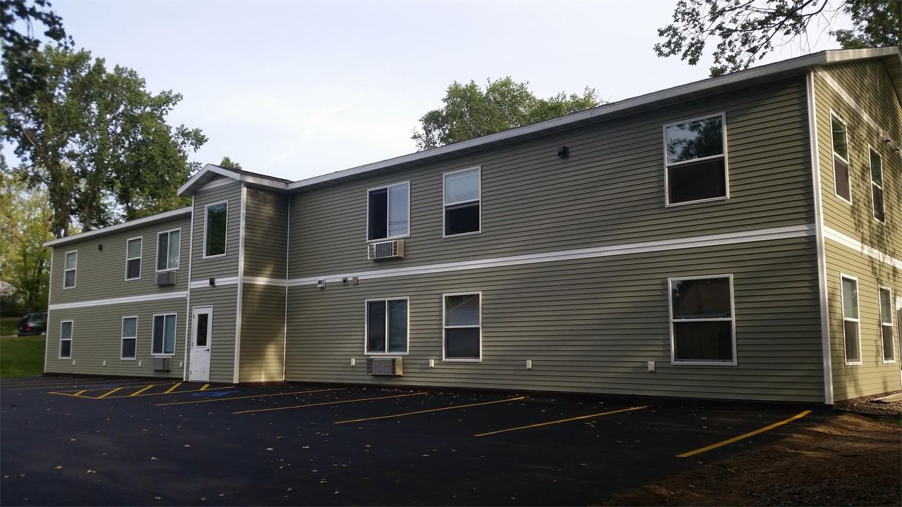 913 E. Vernon (Lindenwood) - Photo 2 of 3