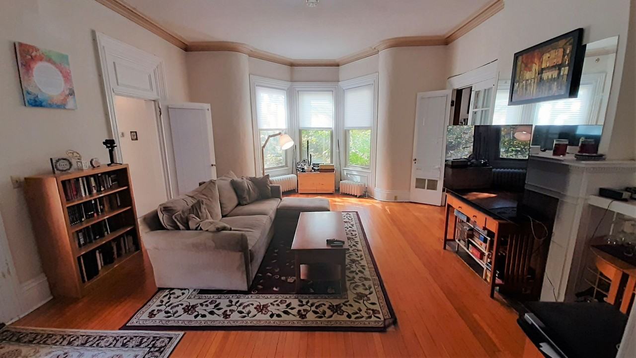 510 E Seneca Street - Photo 3 of 9