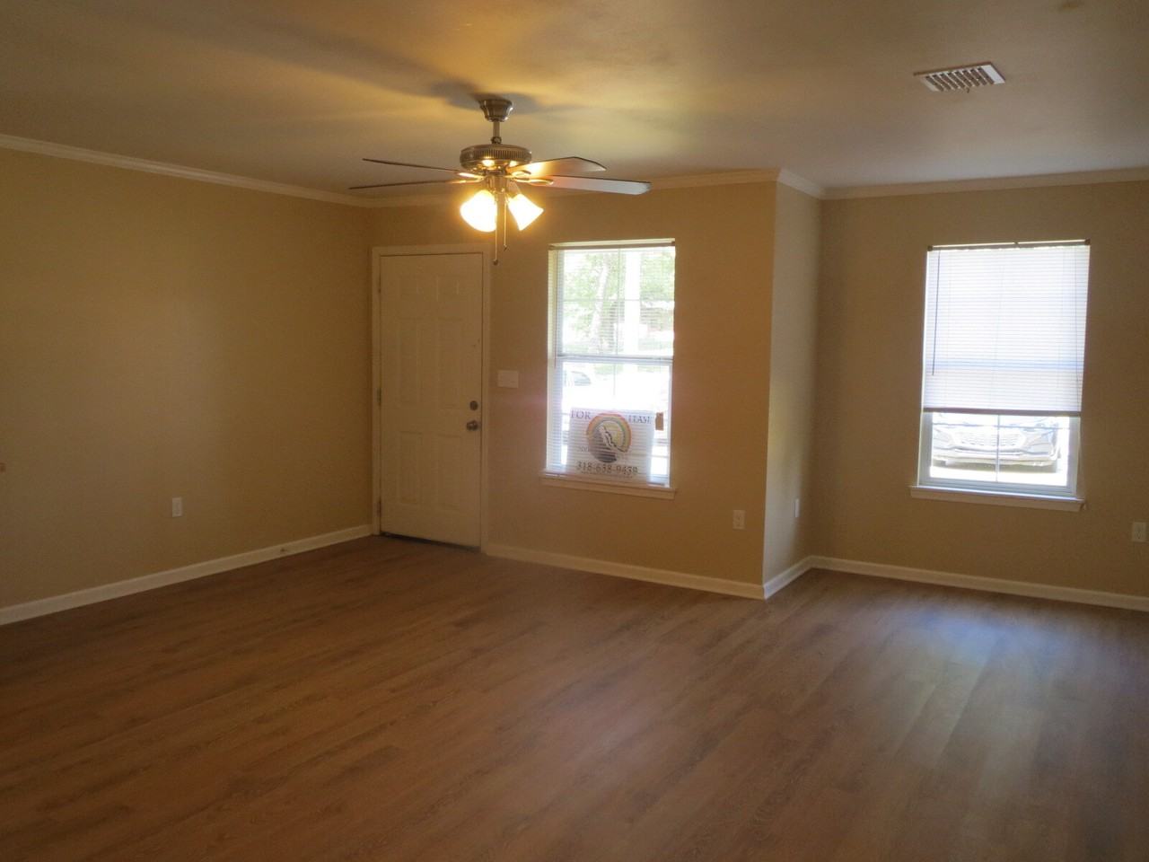 1247 Pecan Unit A - Photo 3 of 33