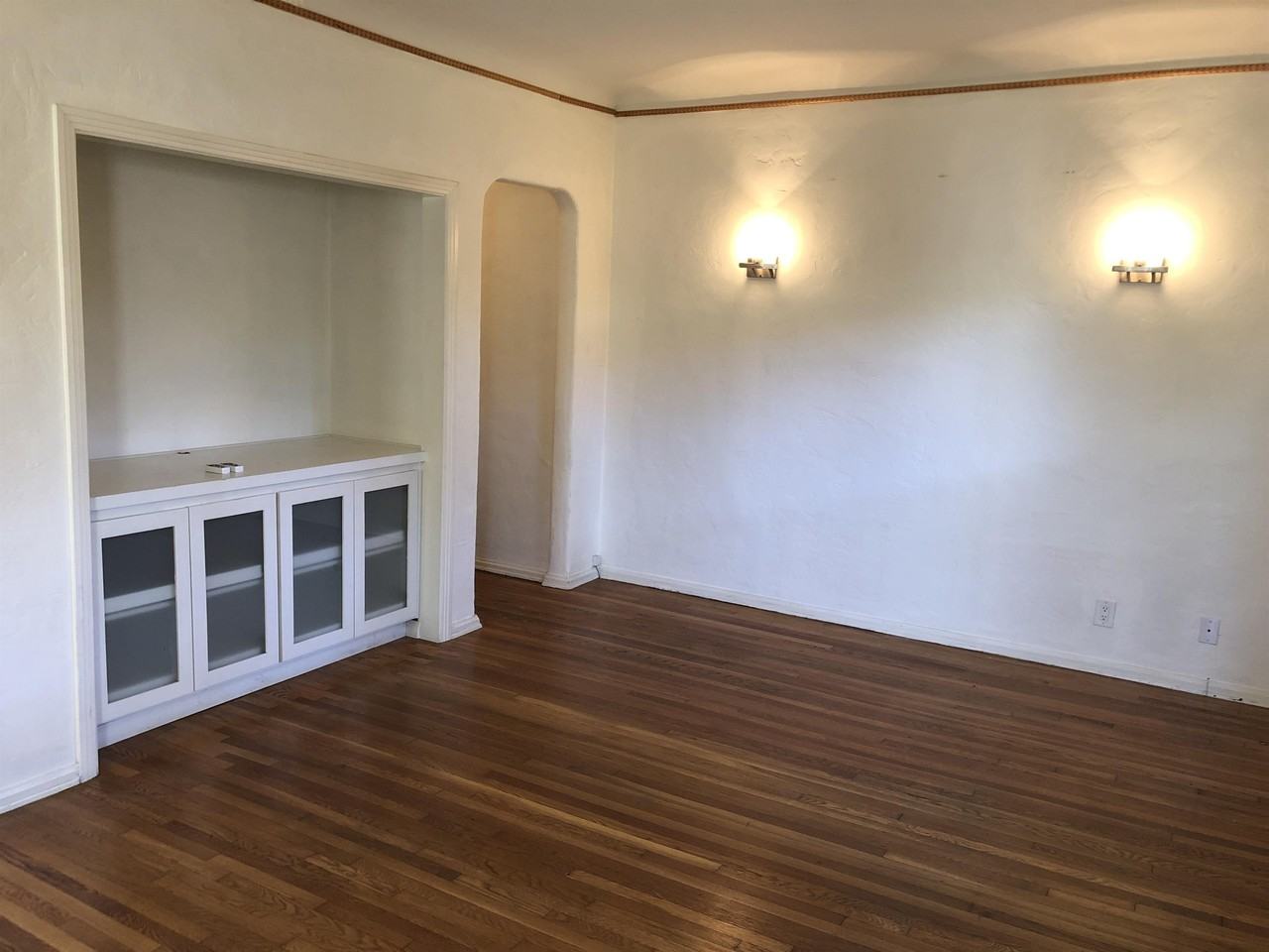 Reeves Apartments - Photo 3 of 14