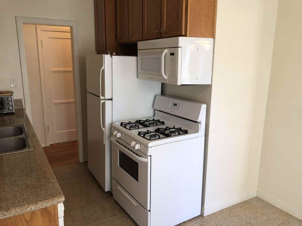 Reeves Apartments - Photo 7 of 14