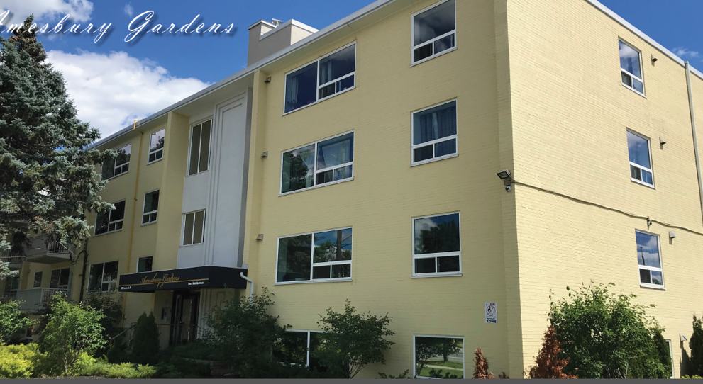 Amesbury Gardens Apartments - 1809 Lawrence Avenue West Amesbury Gardens Apartments - 1809 Lawrence Avenue West