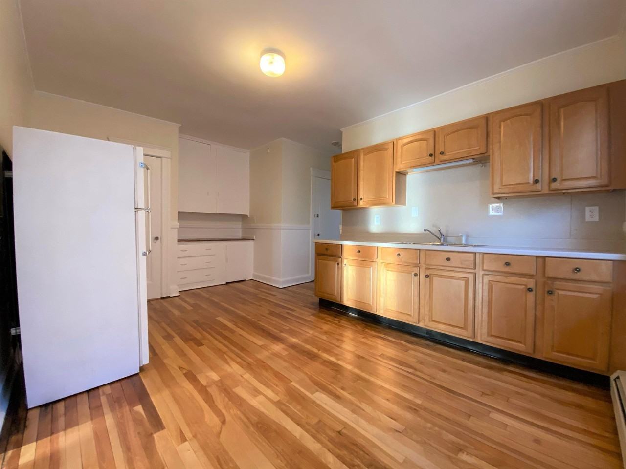 12 Gosnold St - Photo 3 of 8