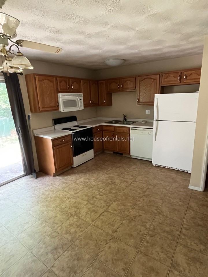 4 Razer Drive - Photo 3 of 7