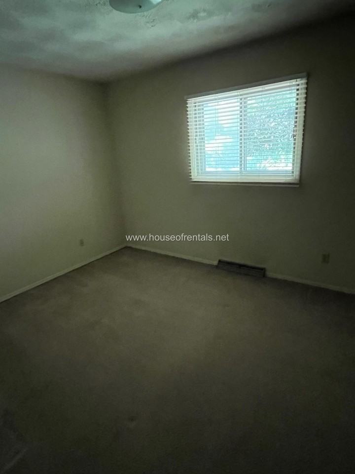 4 Razer Drive - Photo 5 of 7