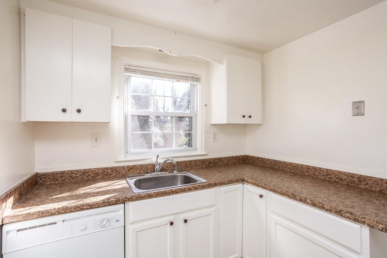 208 Warren Road - Photo 2 of 8