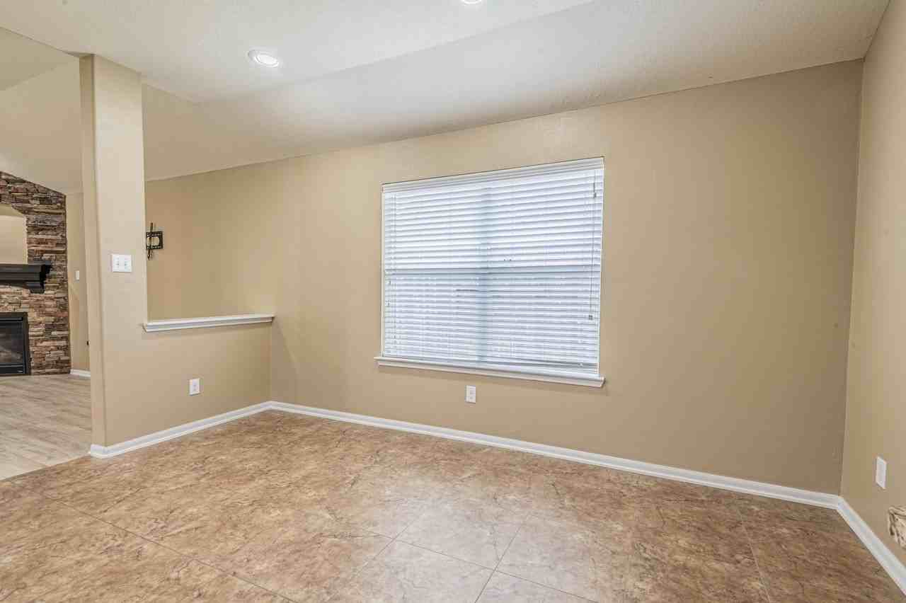 3318 Cactus Heights Ln - Photo 5 of 20