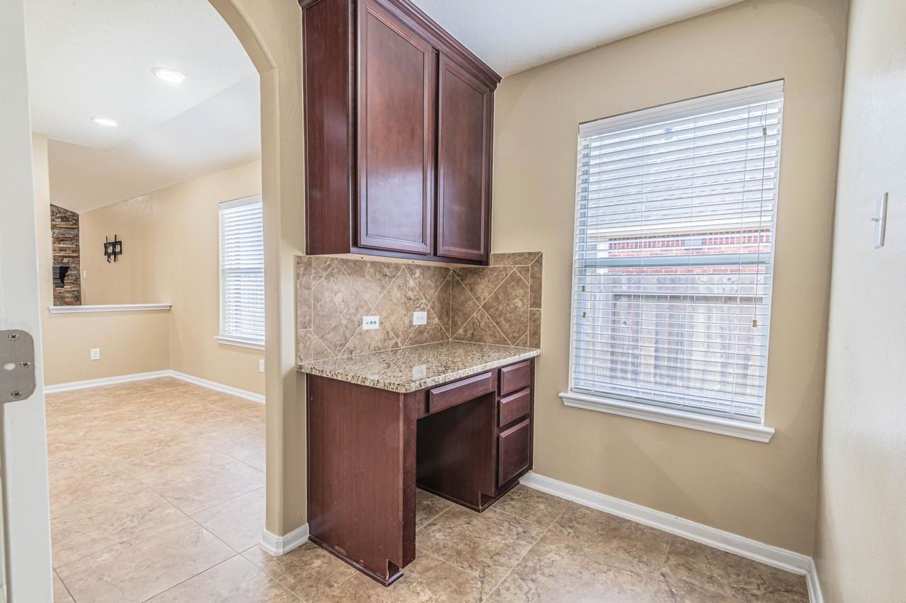 3318 Cactus Heights Ln - Photo 6 of 20
