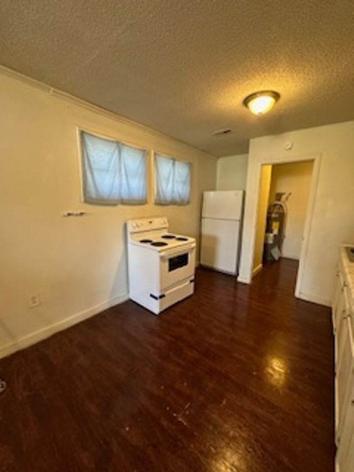 313 W Roosevelt Dr - Photo 3 of 6