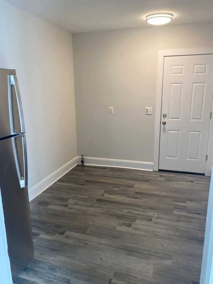 22 Bloomsbury Ave - Photo 5 of 10