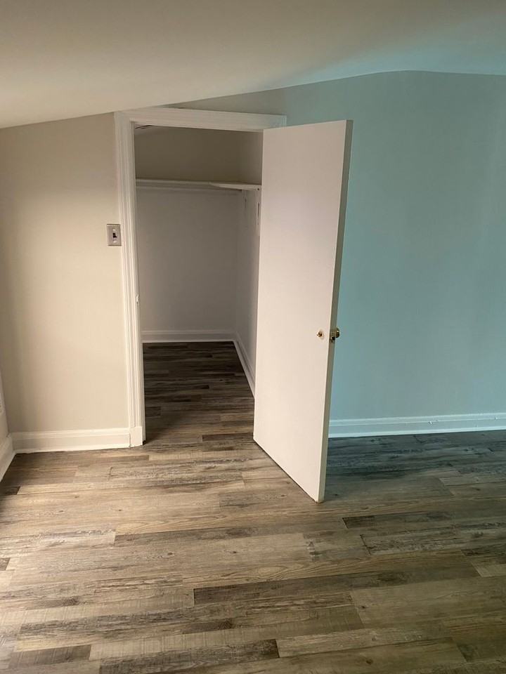 22 Bloomsbury Ave - Photo 4 of 10