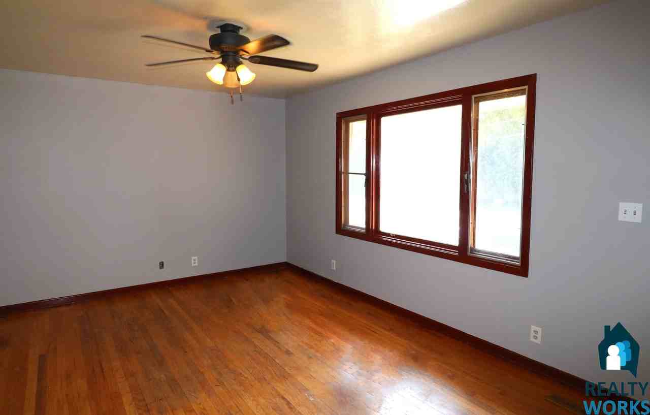 3210-3212 Y - Photo 3 of 9