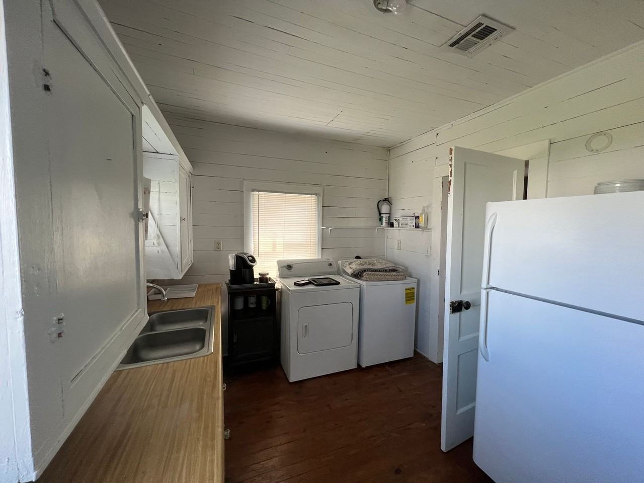 110 James St - Photo 3 of 8