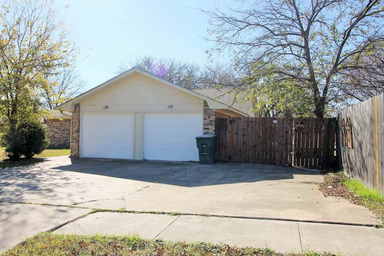 212 Margarita Dr - Photo 2 of 23