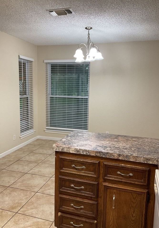 212 Margarita Dr - Photo 4 of 23