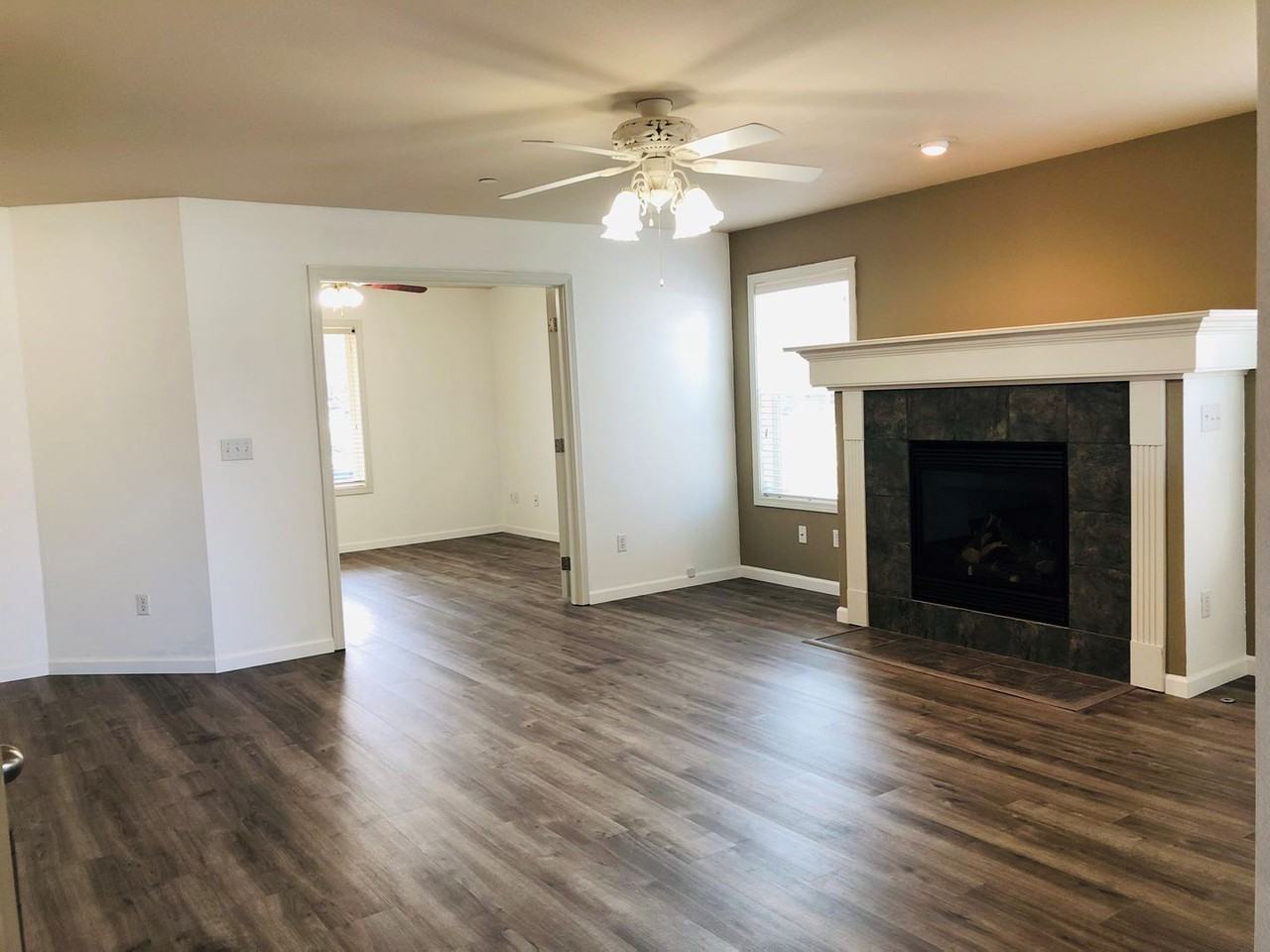 1832 Cadborough Ln - Photo 4 of 13