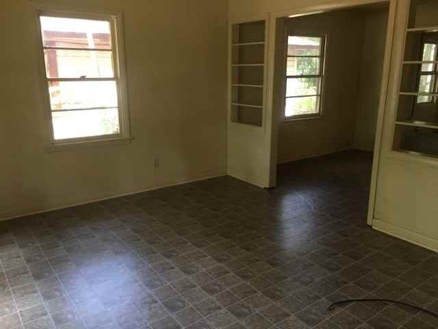 4916 Rightway Ave - Photo 3 of 7