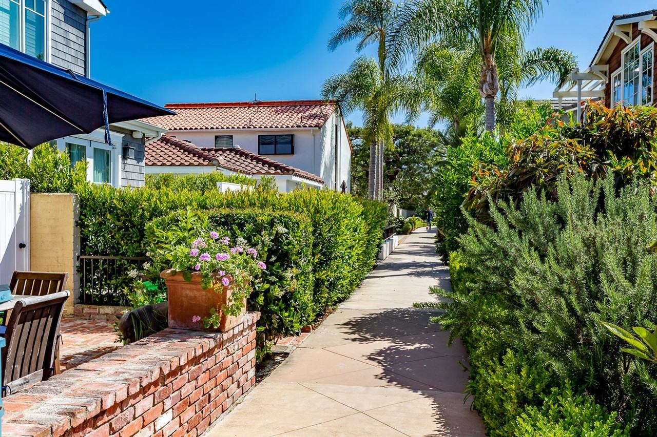 213 Via Dijon - Photo 3 of 11