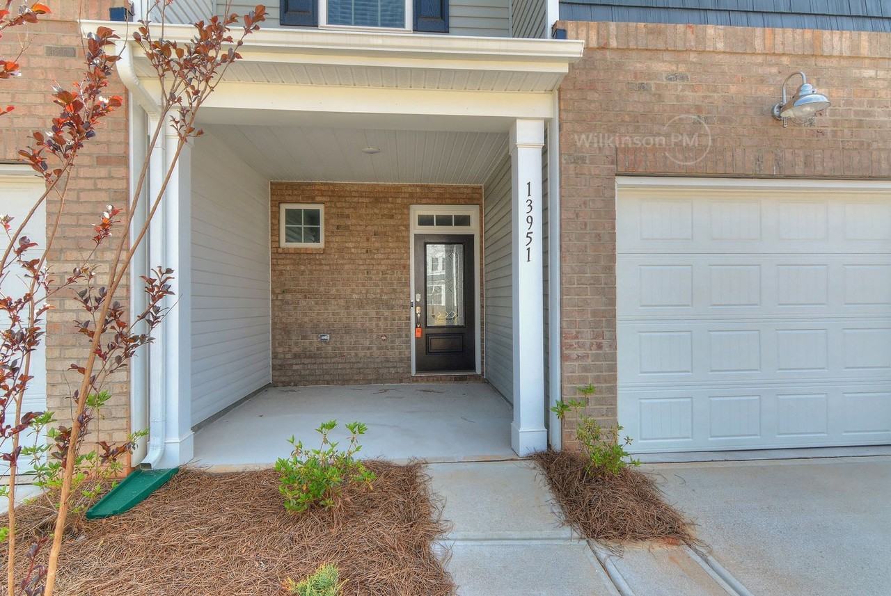 13951 Castle Nook Dr - Photo 3 of 35