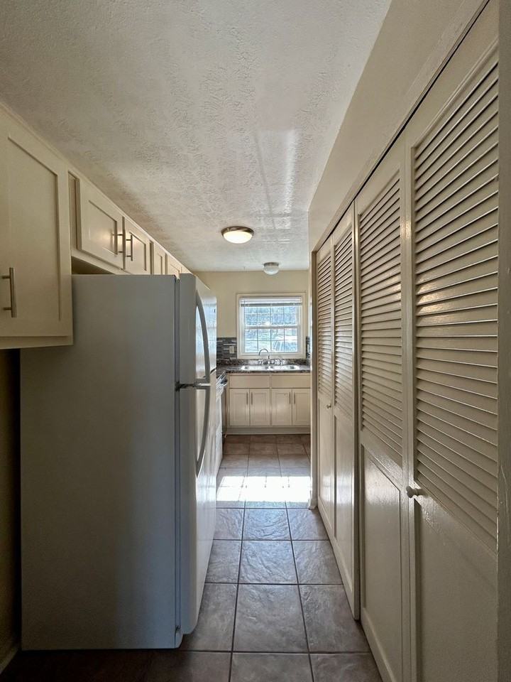 180 Chalfont Lane - Photo 2 of 12