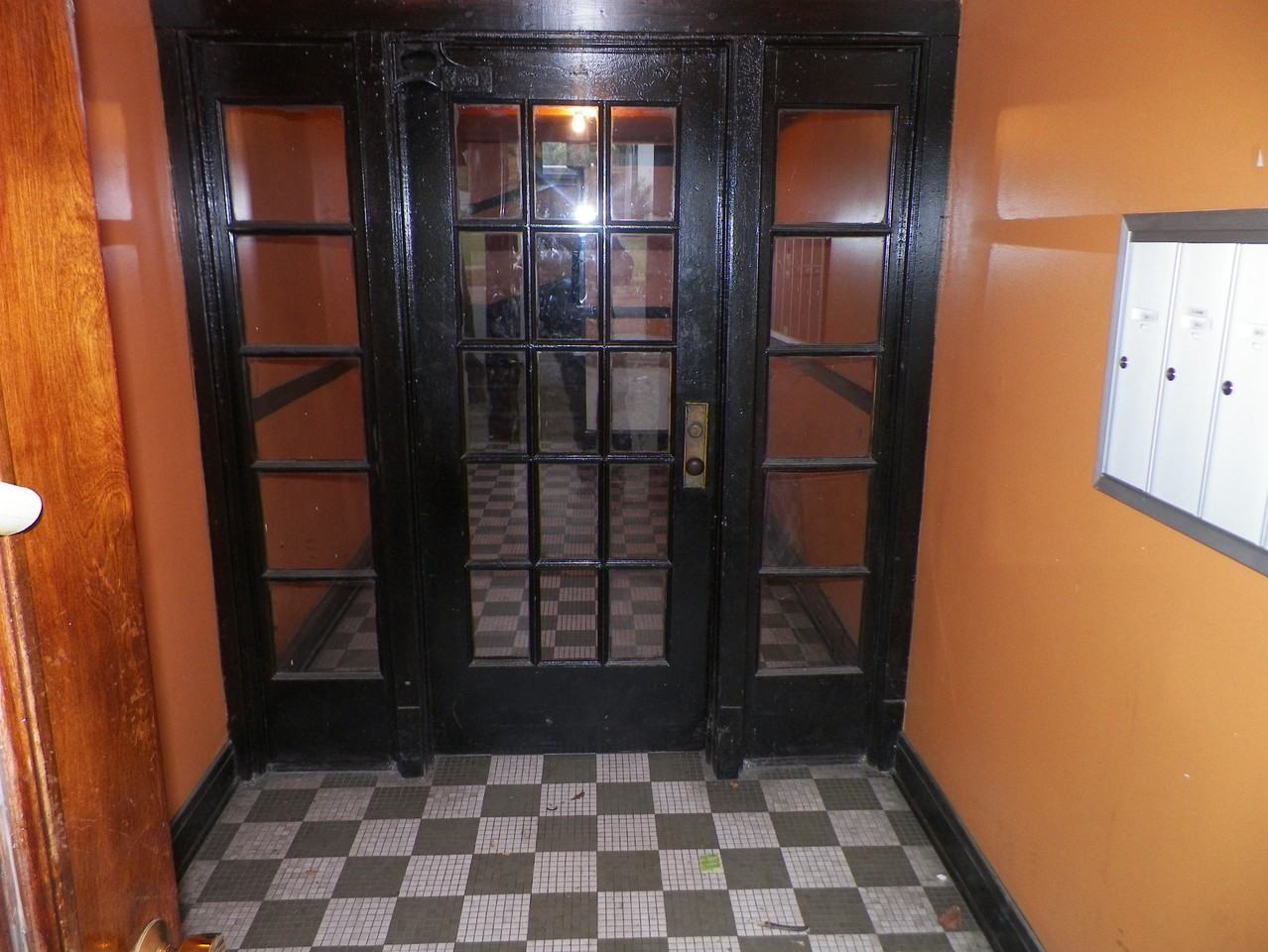 6701-03 S Parnell Ave - Photo 2 of 24