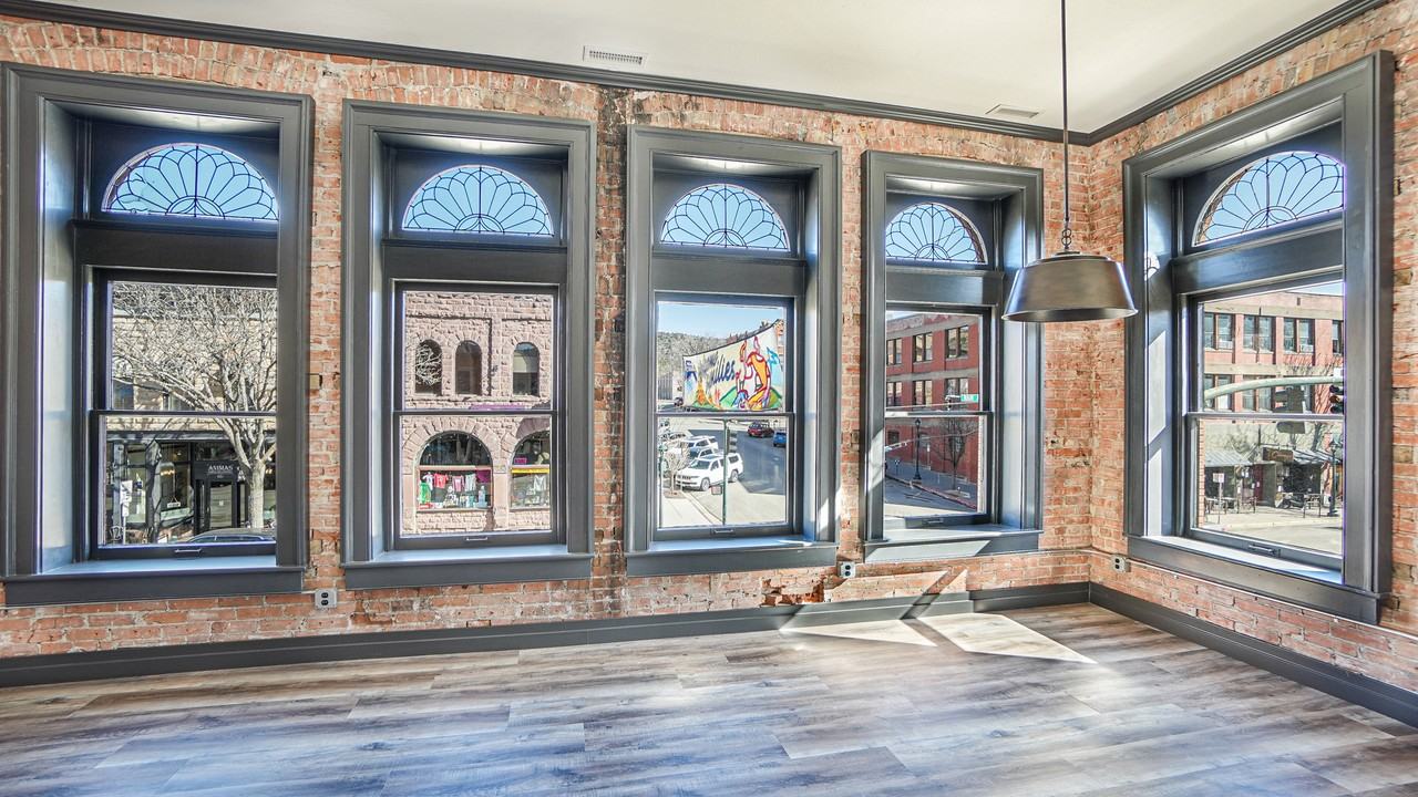 901 Main Avenue - Photo 2 of 34