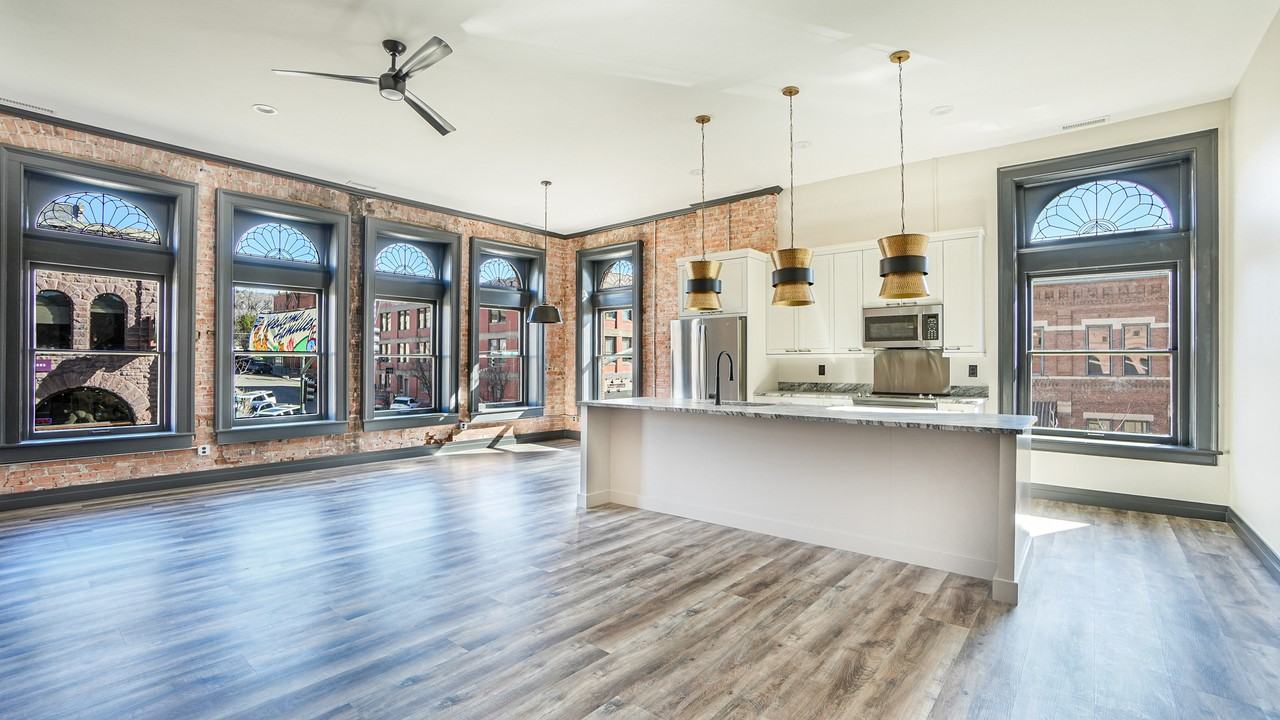 901 Main Avenue - Photo 3 of 34