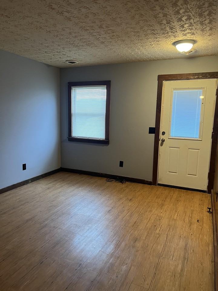 10980 Starr Road - Photo 2 of 8