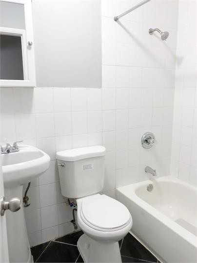 395 Bergen Ave - Photo 5 of 12