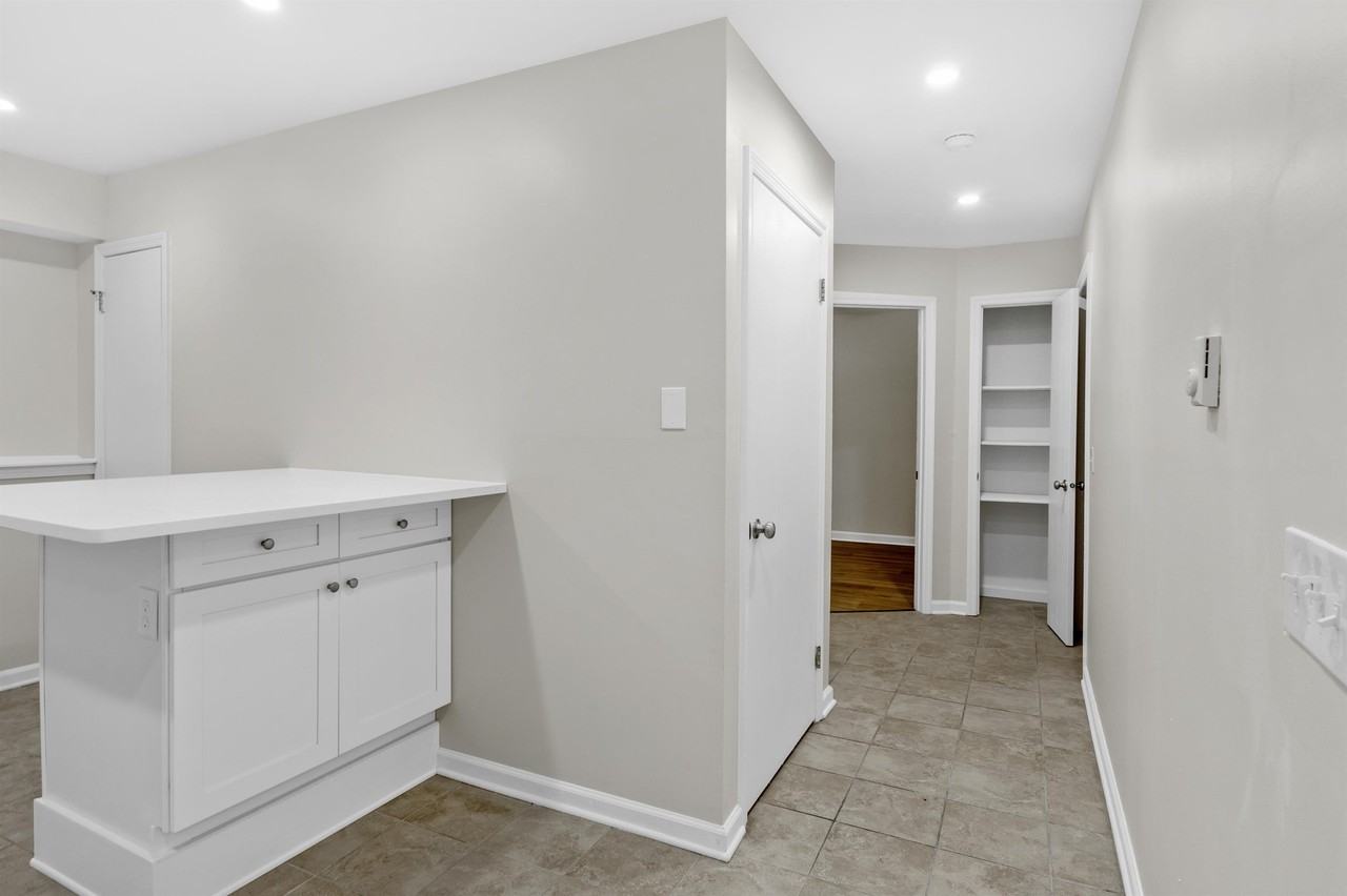 2-4 Horizon View Drive West - Photo 3 of 8