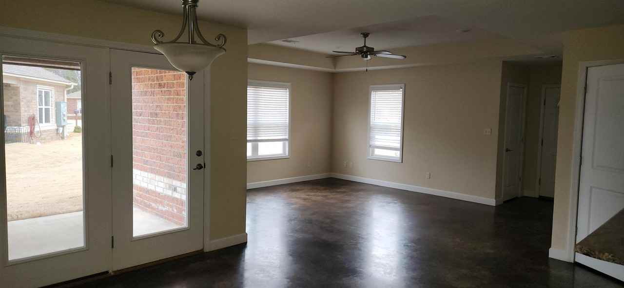 801 Oaktree Manor Circle - Photo 3 of 7