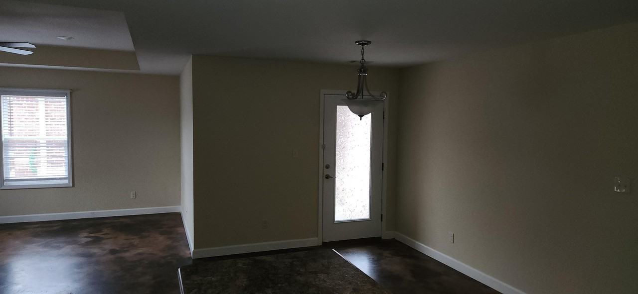 802 Oaktree Manor Circle - Photo 3 of 16