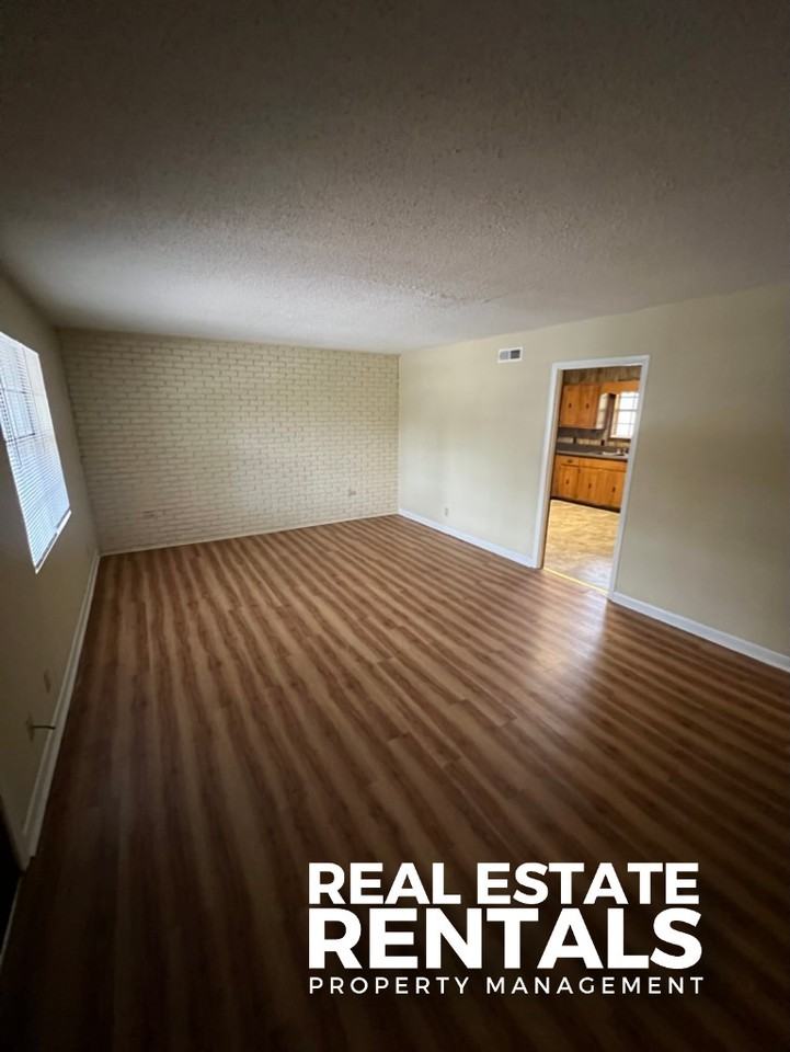 College Heights Apartments 523 503524 Newman Lane & 17151723